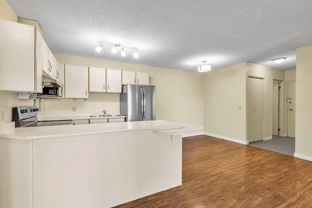1332 Edenwold Heights NW Calgary AB T3A 3T5