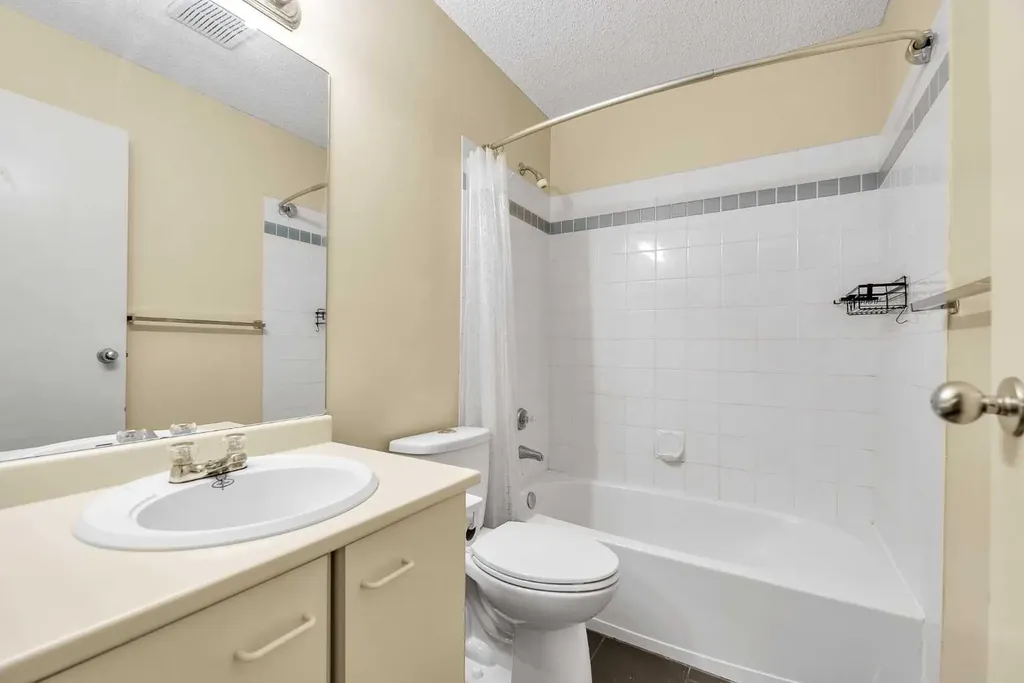 1332 Edenwold Heights NW Calgary AB T3A 3T5