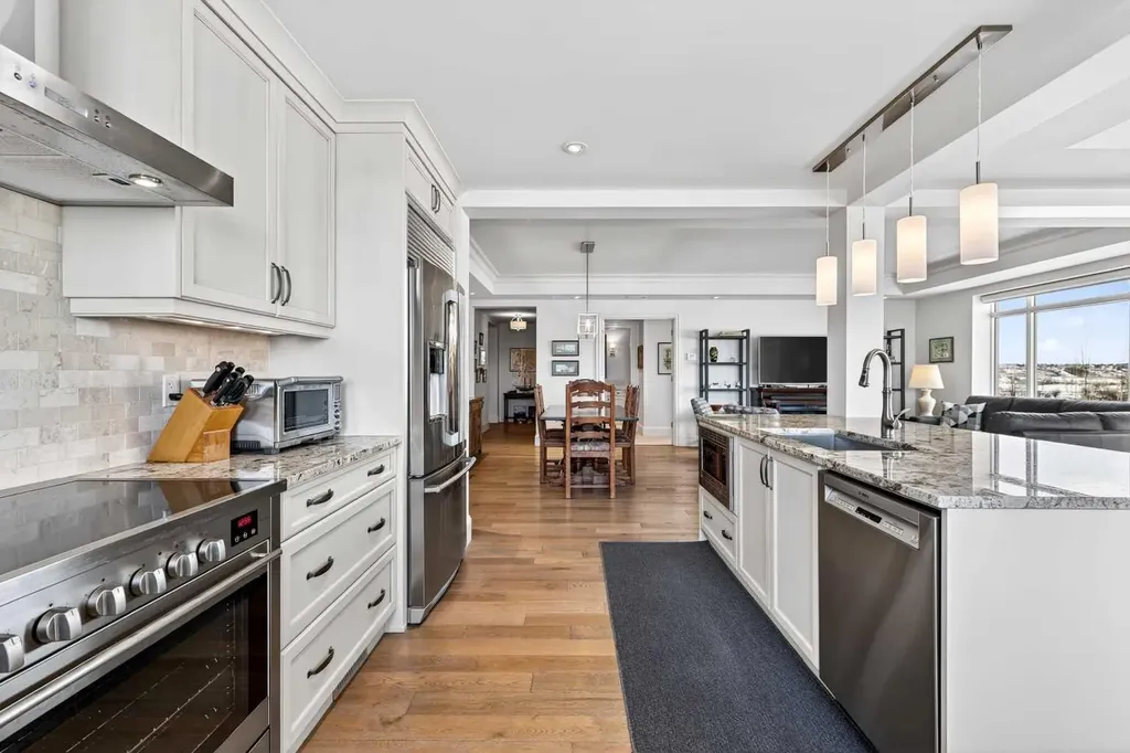 211 Quarry Way SE Calgary AB T2C 5M6