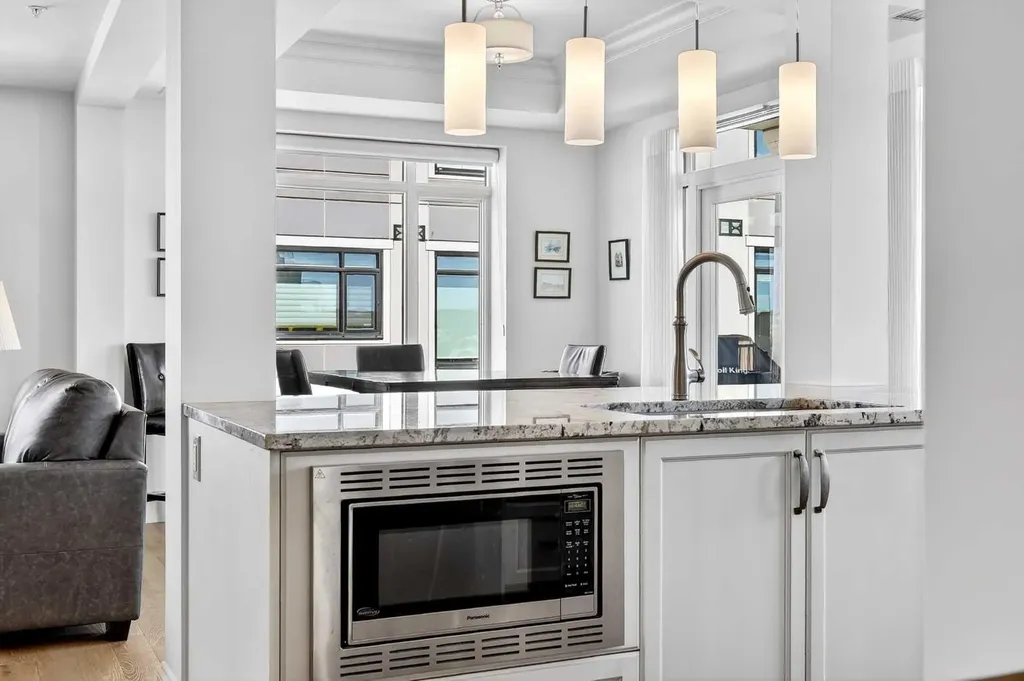 211 Quarry Way SE Calgary AB T2C 5M6