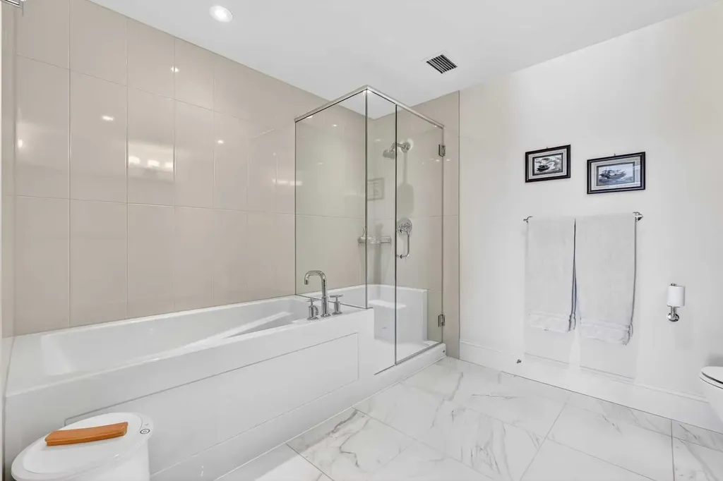 211 Quarry Way SE Calgary AB T2C 5M6