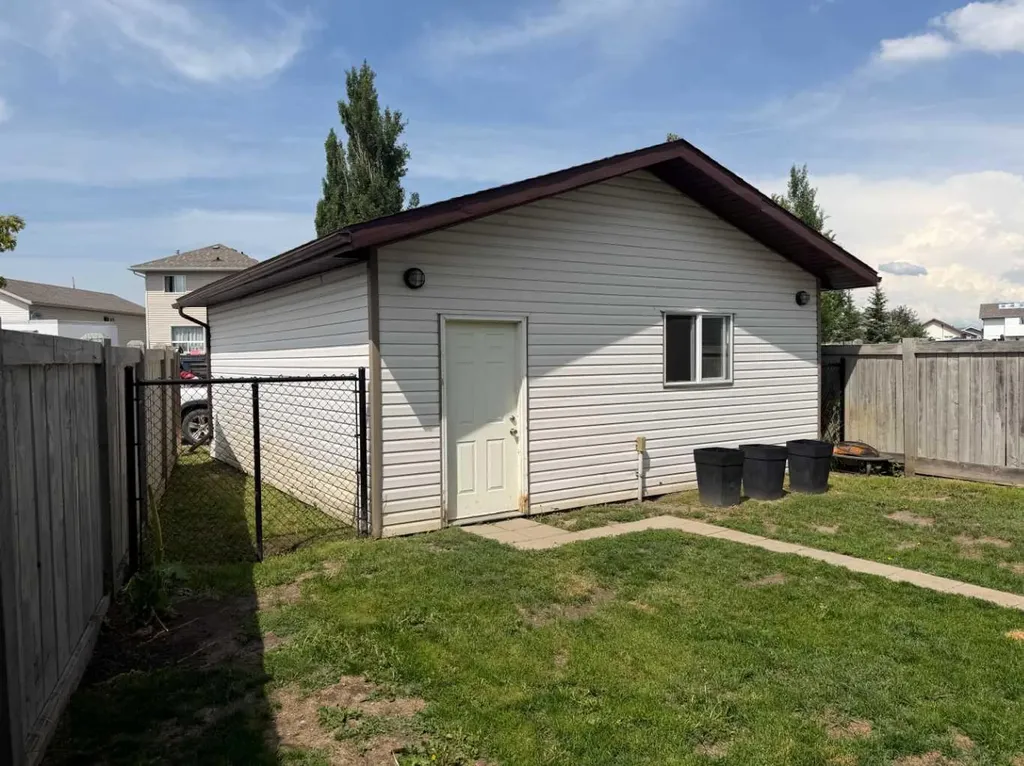 158 Pinnacle Drive Grande Prairie AB T8W 2Z3