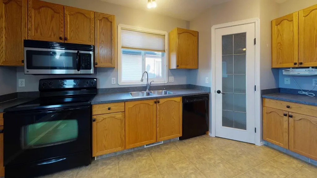 158 Pinnacle Drive Grande Prairie AB T8W 2Z3