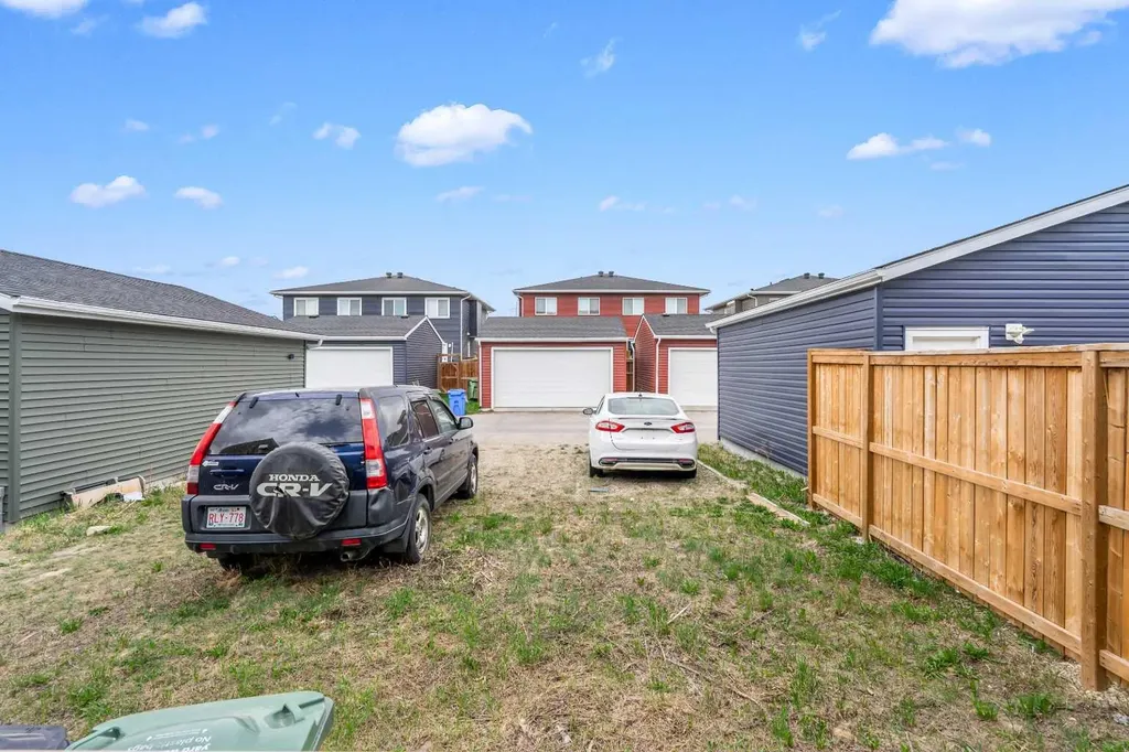 52 Red Embers Manor NE Calgary AB T3N 1K6