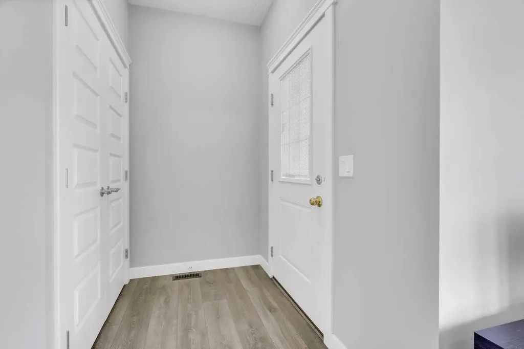 52 Red Embers Manor NE Calgary AB T3N 1K6