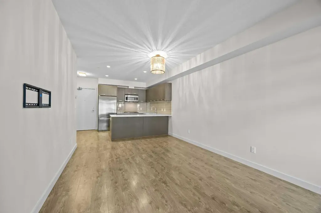 323 20 Avenue SW Calgary AB T2S 2G5