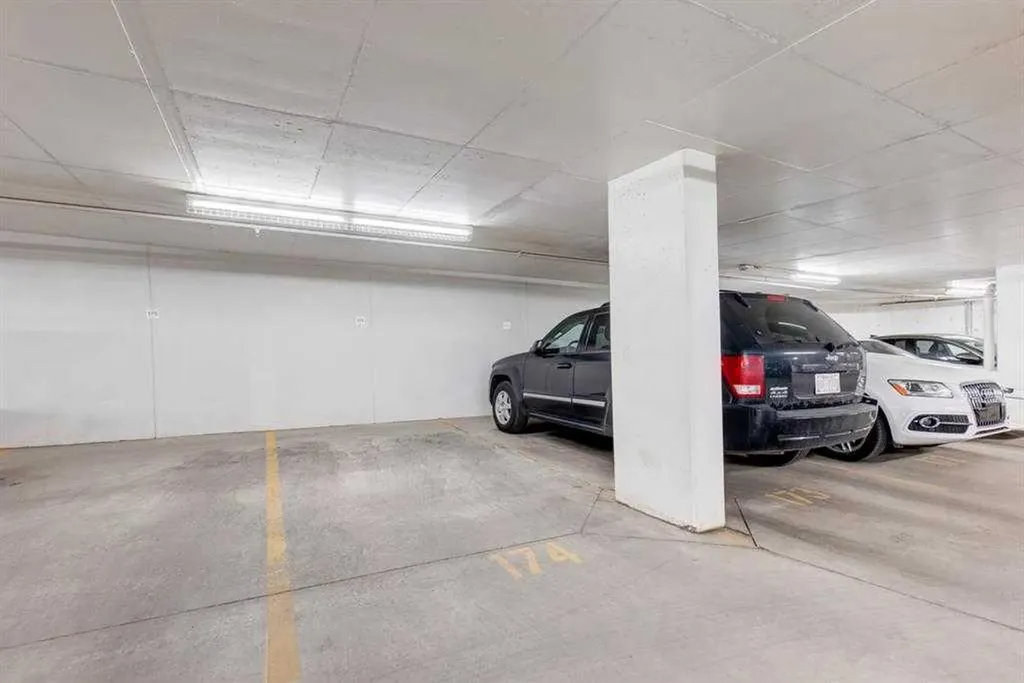 323 20 Avenue SW Calgary AB T2S 2G5