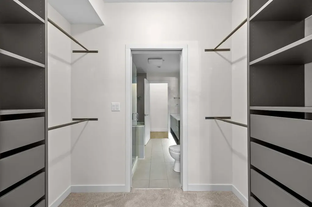323 20 Avenue SW Calgary AB T2S 2G5