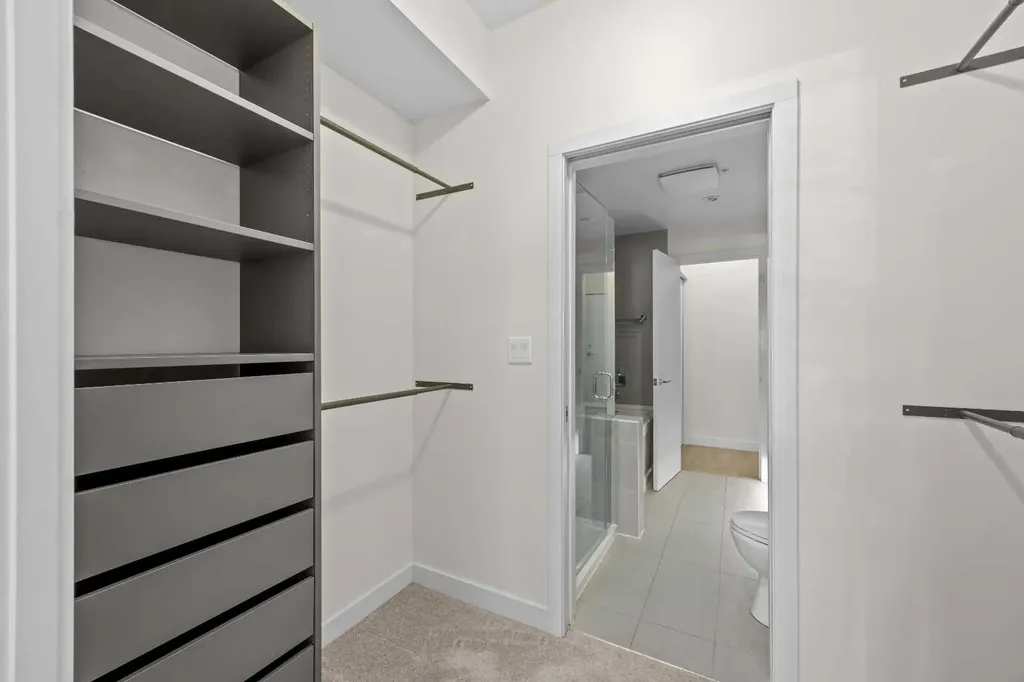323 20 Avenue SW Calgary AB T2S 2G5