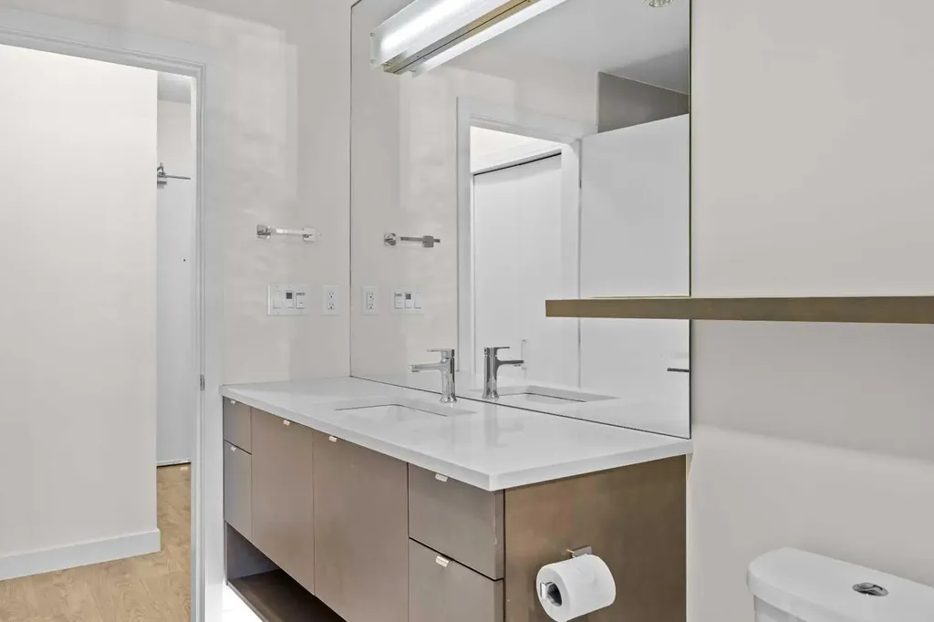 323 20 Avenue SW Calgary AB T2S 2G5