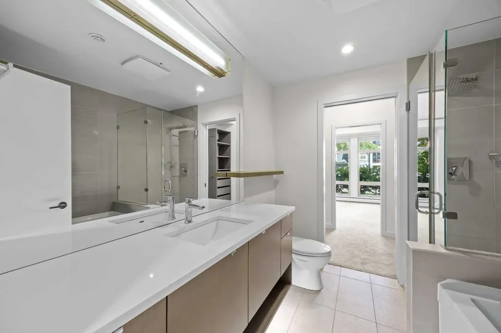 323 20 Avenue SW Calgary AB T2S 2G5