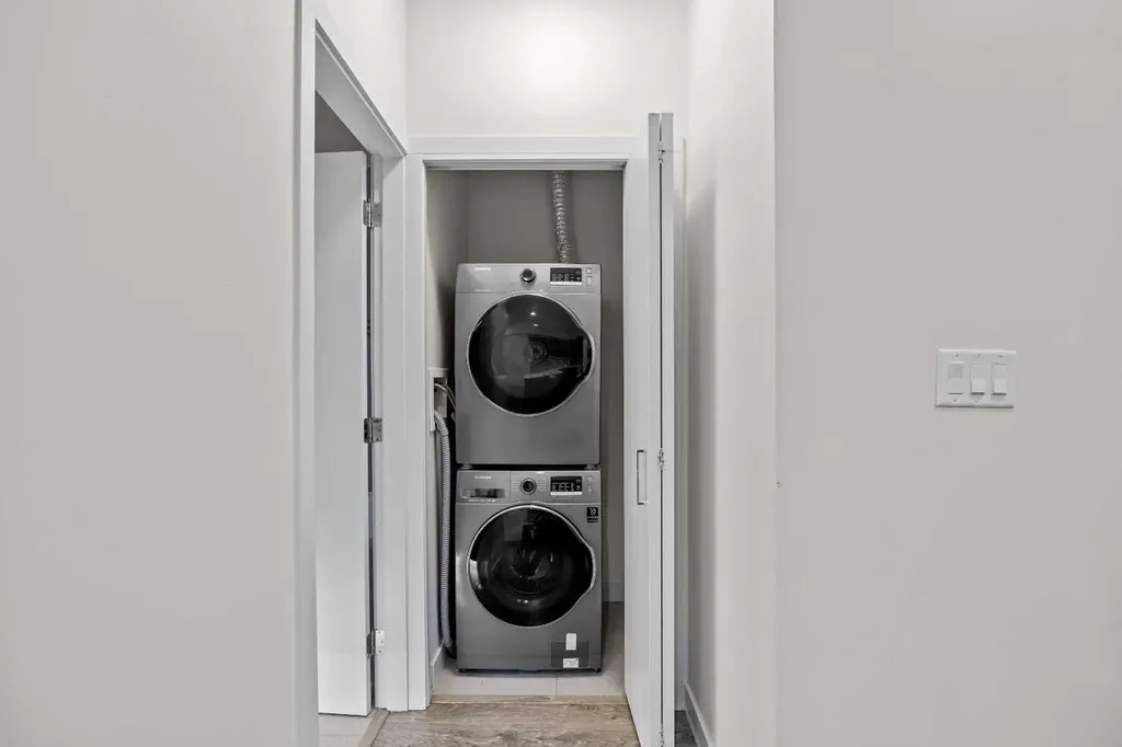 323 20 Avenue SW Calgary AB T2S 2G5
