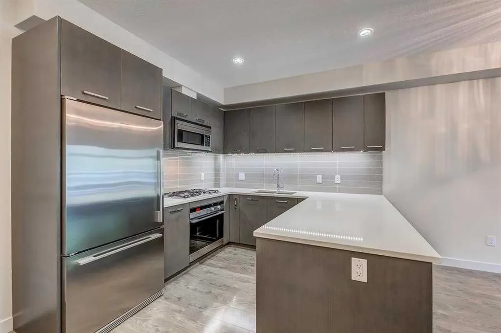323 20 Avenue SW Calgary AB T2S 2G5