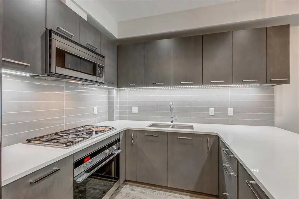 323 20 Avenue SW Calgary AB T2S 2G5