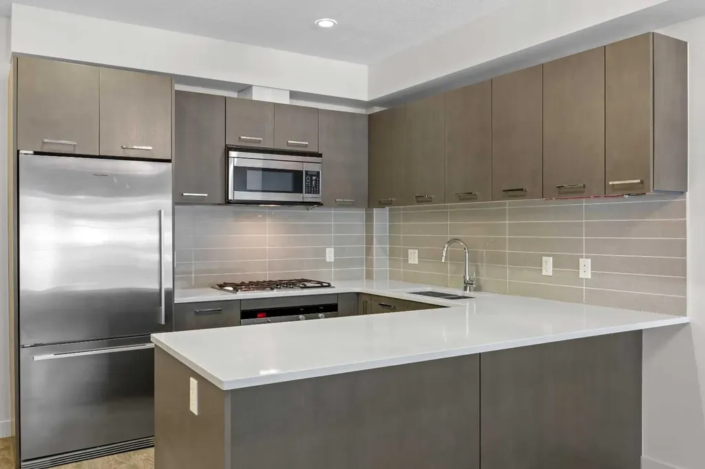 323 20 Avenue SW Calgary AB T2S 2G5