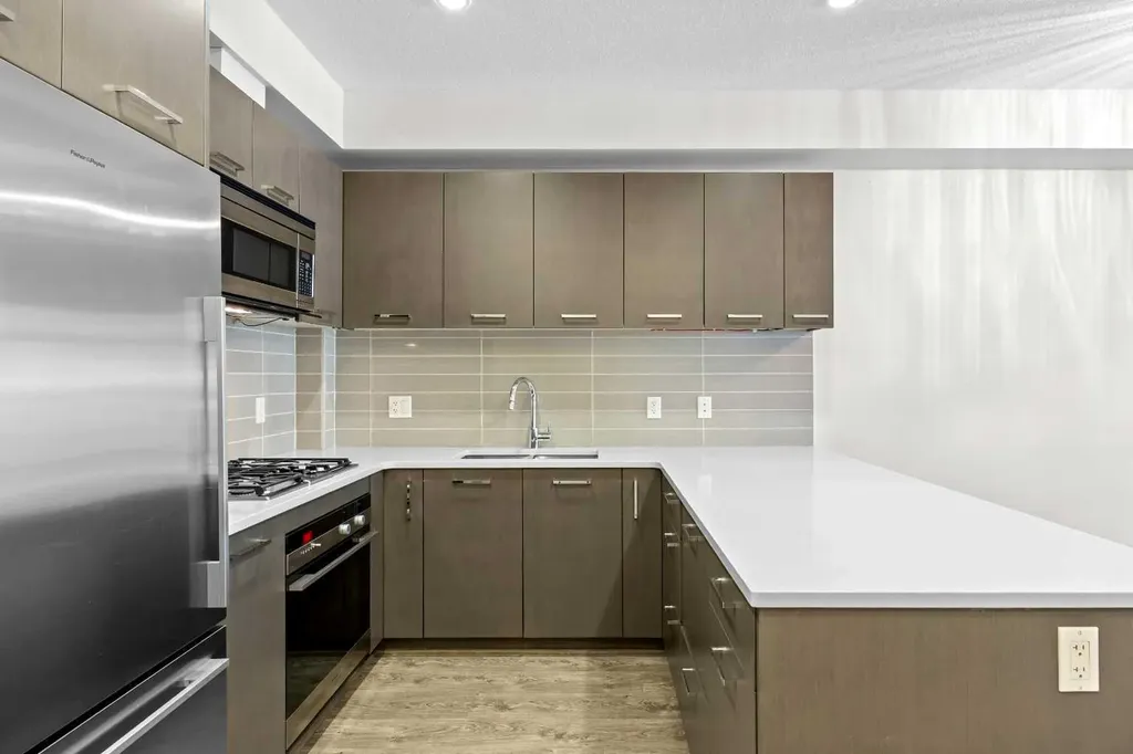 323 20 Avenue SW Calgary AB T2S 2G5