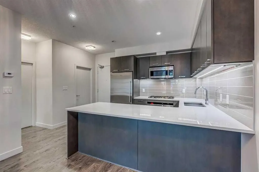 323 20 Avenue SW Calgary AB T2S 2G5
