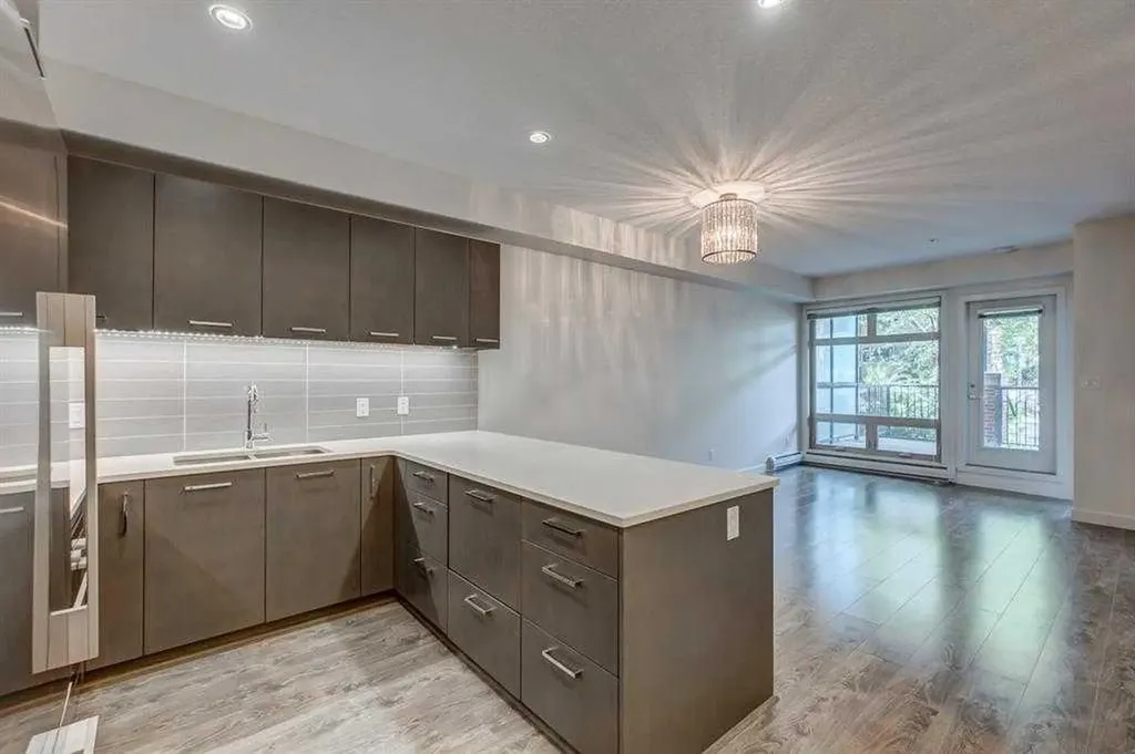 323 20 Avenue SW Calgary AB T2S 2G5