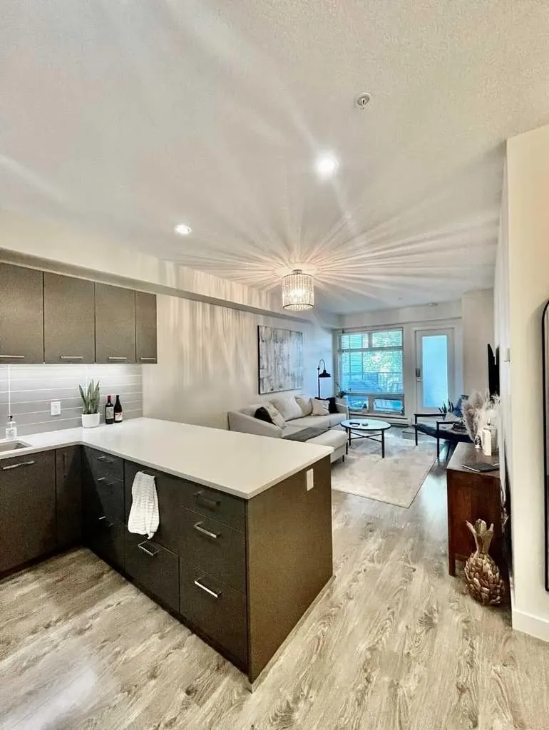 323 20 Avenue SW Calgary AB T2S 2G5