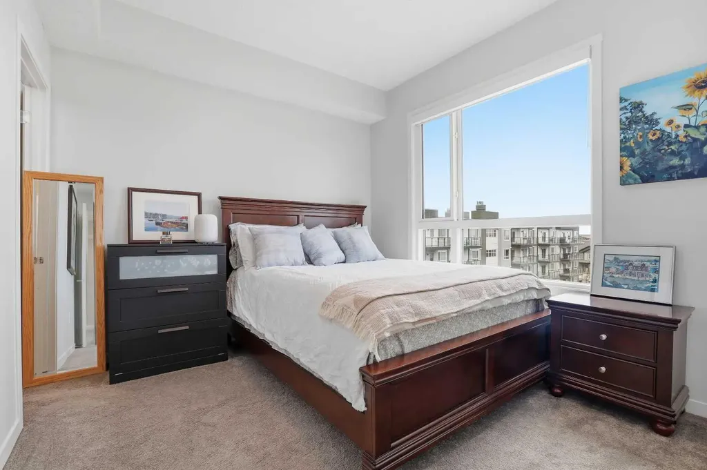 33 Carringham Gate NW Calgary AB T3P 2H6