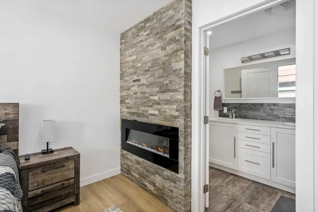 119 Silvercreek Close NW Calgary AB T3B 4G2