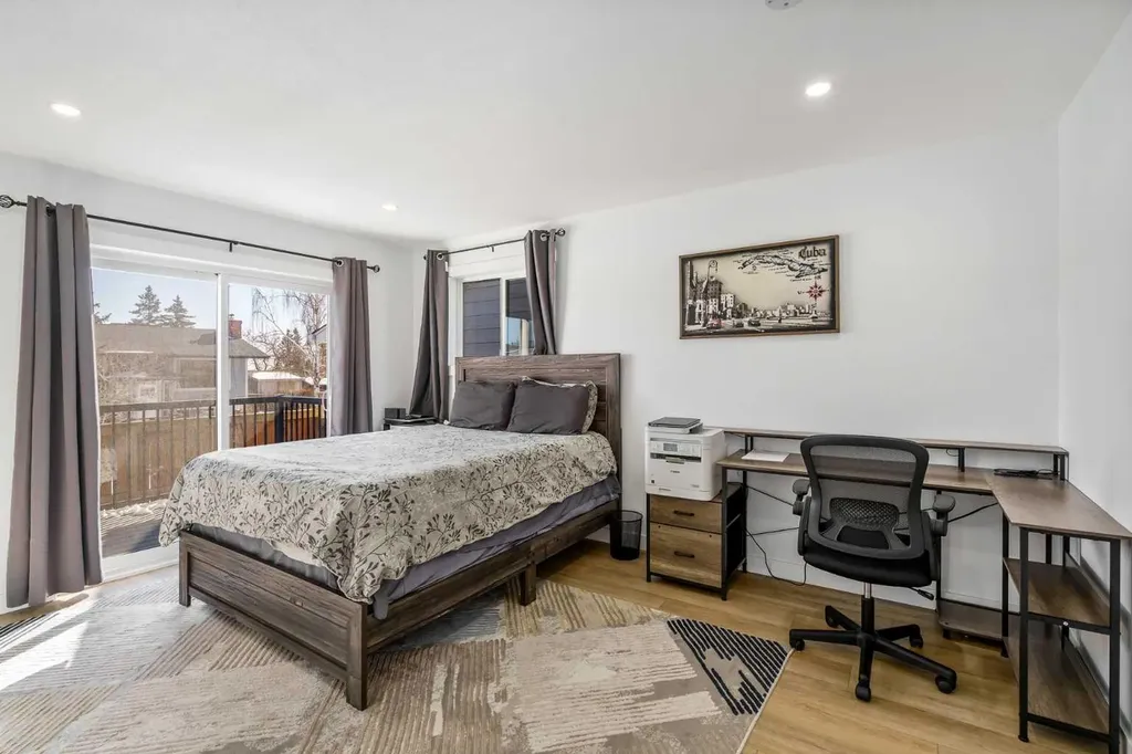 119 Silvercreek Close NW Calgary AB T3B 4G2