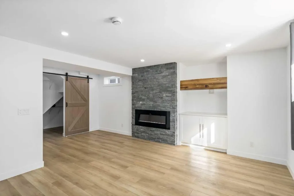 119 Silvercreek Close NW Calgary AB T3B 4G2