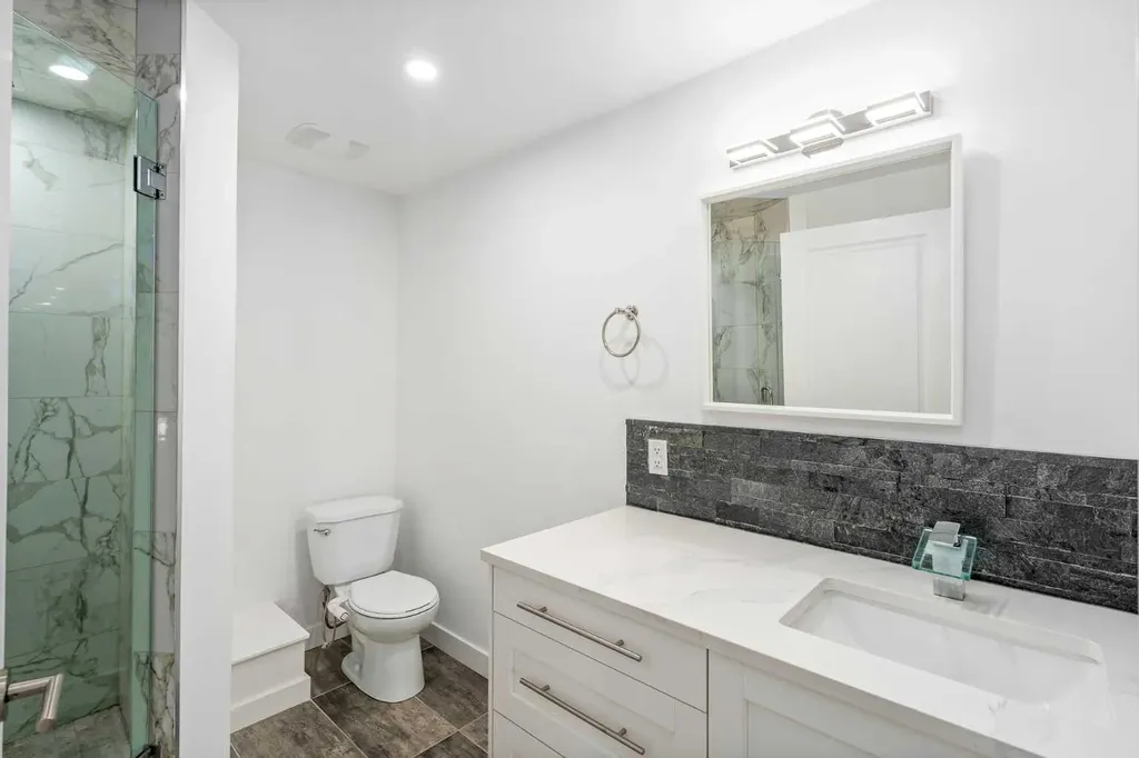 119 Silvercreek Close NW Calgary AB T3B 4G2