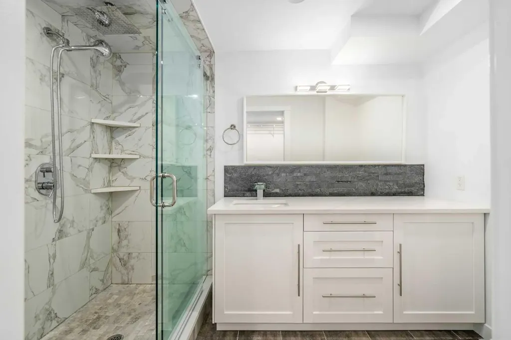 119 Silvercreek Close NW Calgary AB T3B 4G2