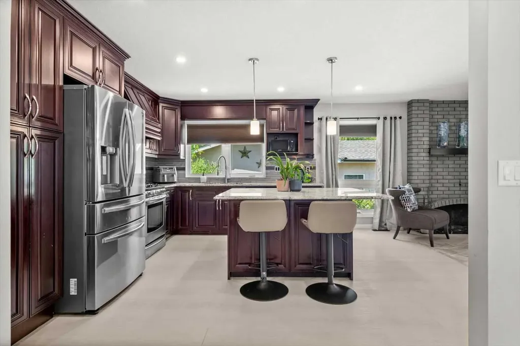 784 Acadia Drive SE Calgary AB T2J 0C5