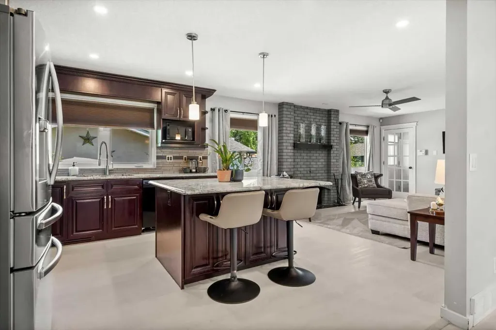 784 Acadia Drive SE Calgary AB T2J 0C5