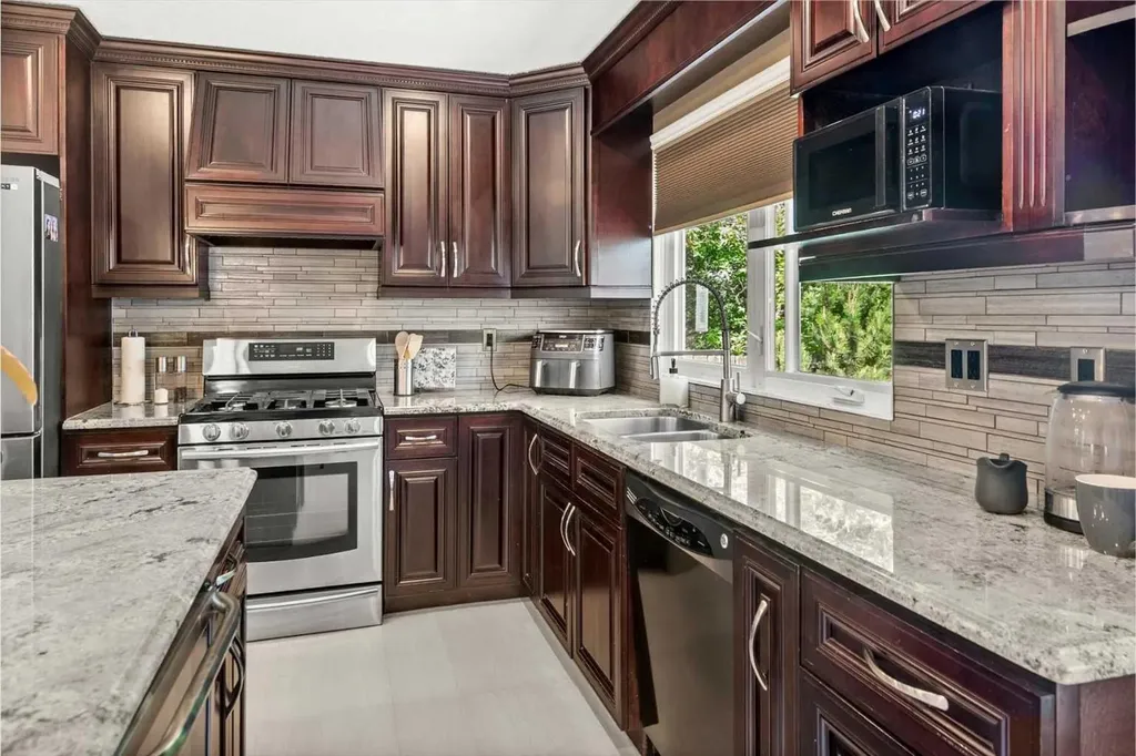 784 Acadia Drive SE Calgary AB T2J 0C5