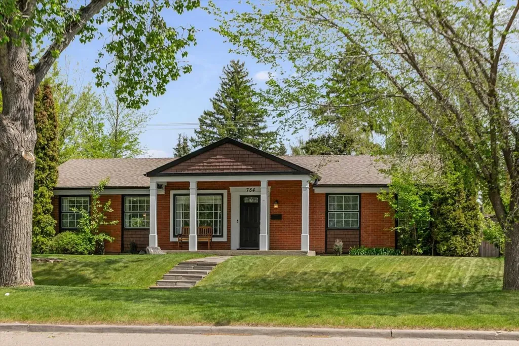 784 Acadia Drive SE Calgary AB T2J 0C5