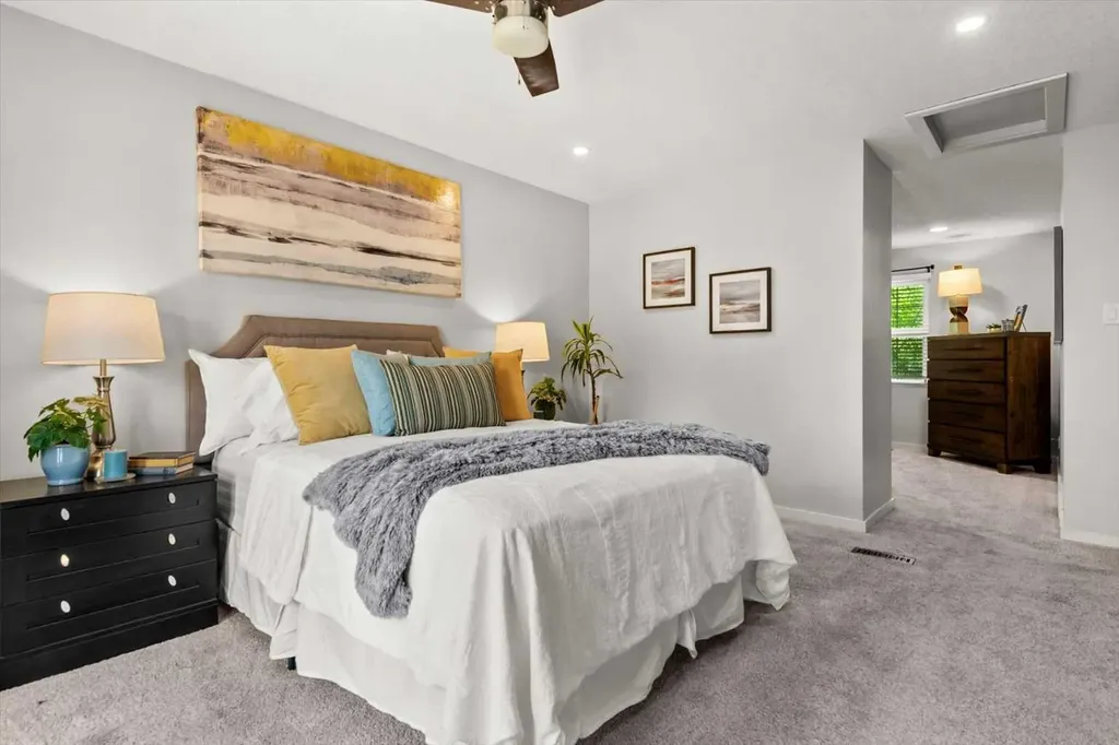 784 Acadia Drive SE Calgary AB T2J 0C5