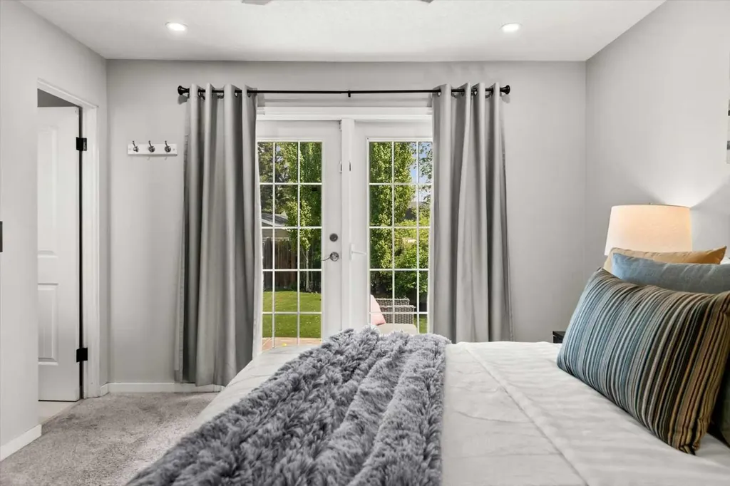 784 Acadia Drive SE Calgary AB T2J 0C5