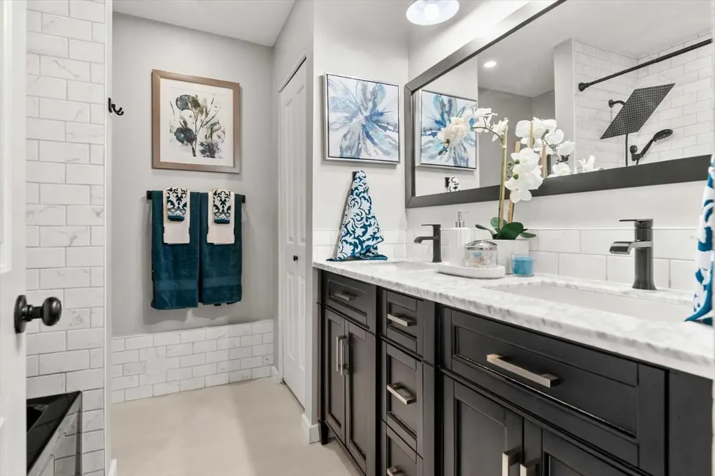 784 Acadia Drive SE Calgary AB T2J 0C5