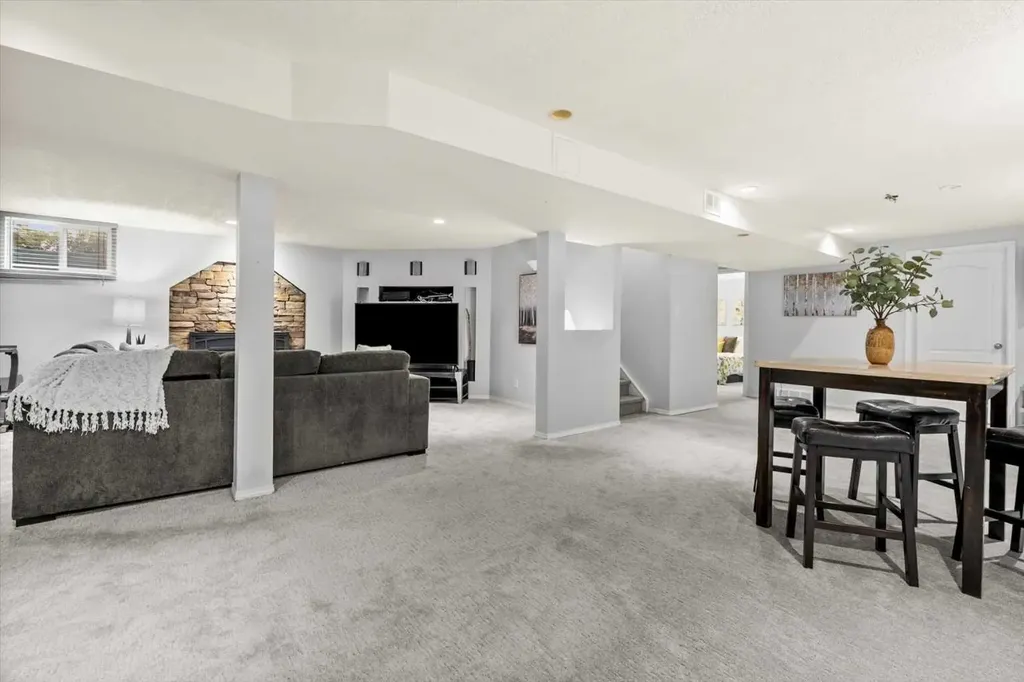 784 Acadia Drive SE Calgary AB T2J 0C5