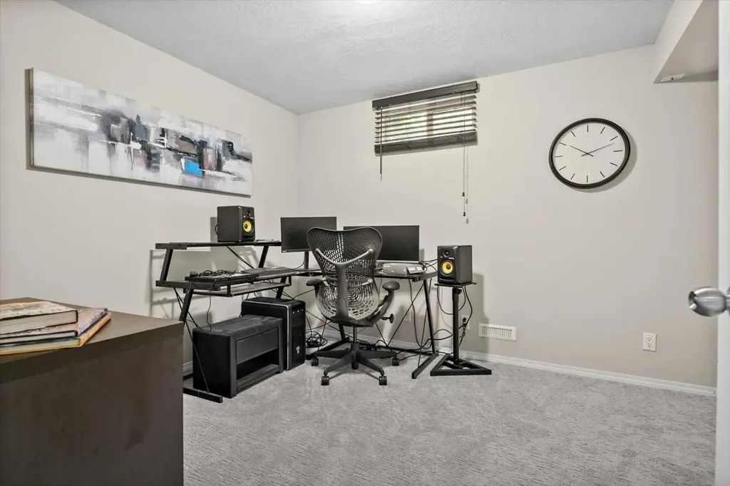 784 Acadia Drive SE Calgary AB T2J 0C5