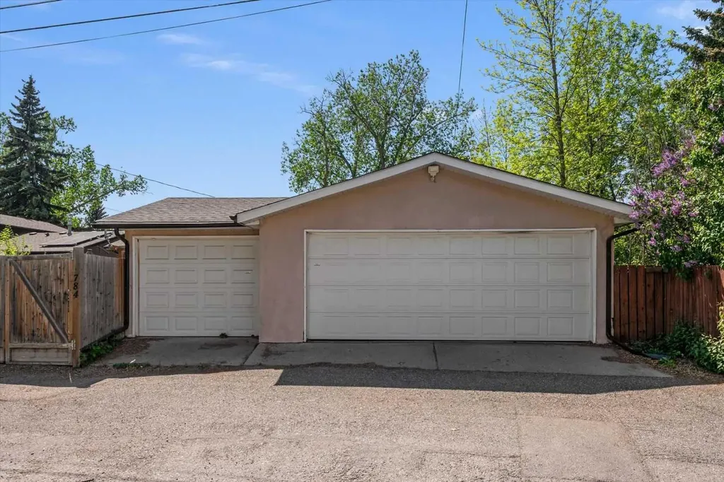 784 Acadia Drive SE Calgary AB T2J 0C5
