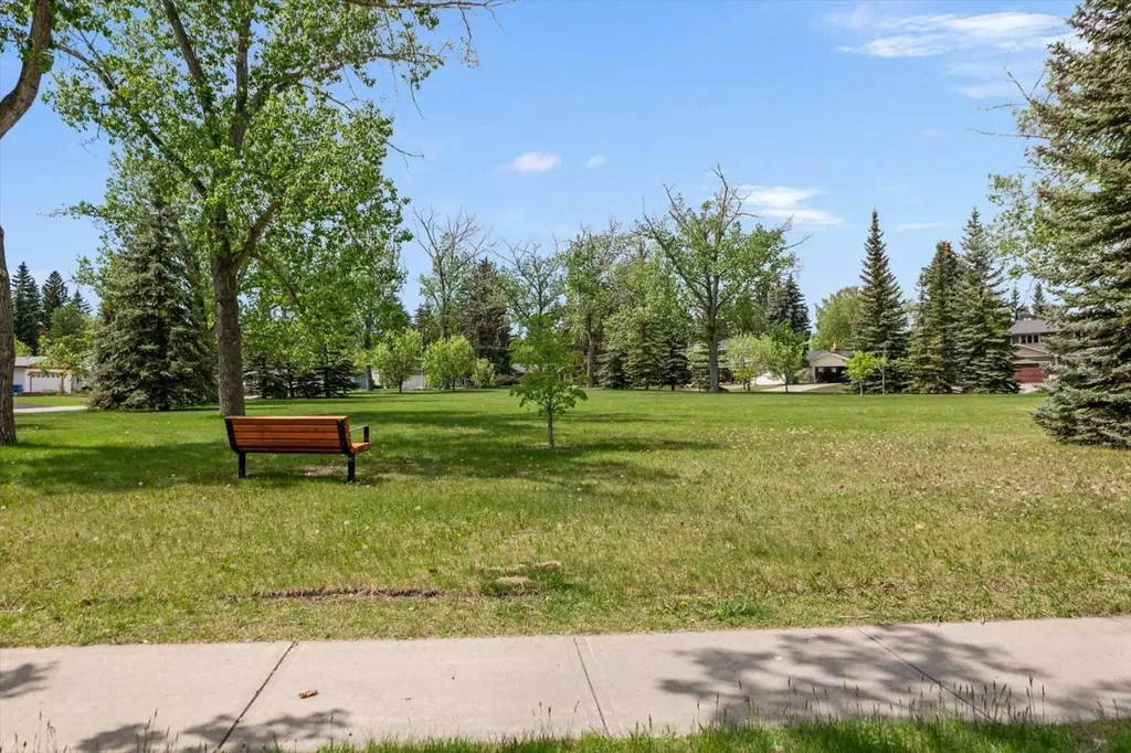 784 Acadia Drive SE Calgary AB T2J 0C5