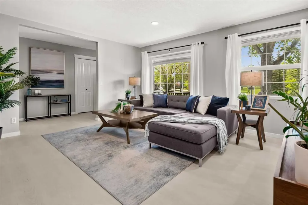784 Acadia Drive SE Calgary AB T2J 0C5