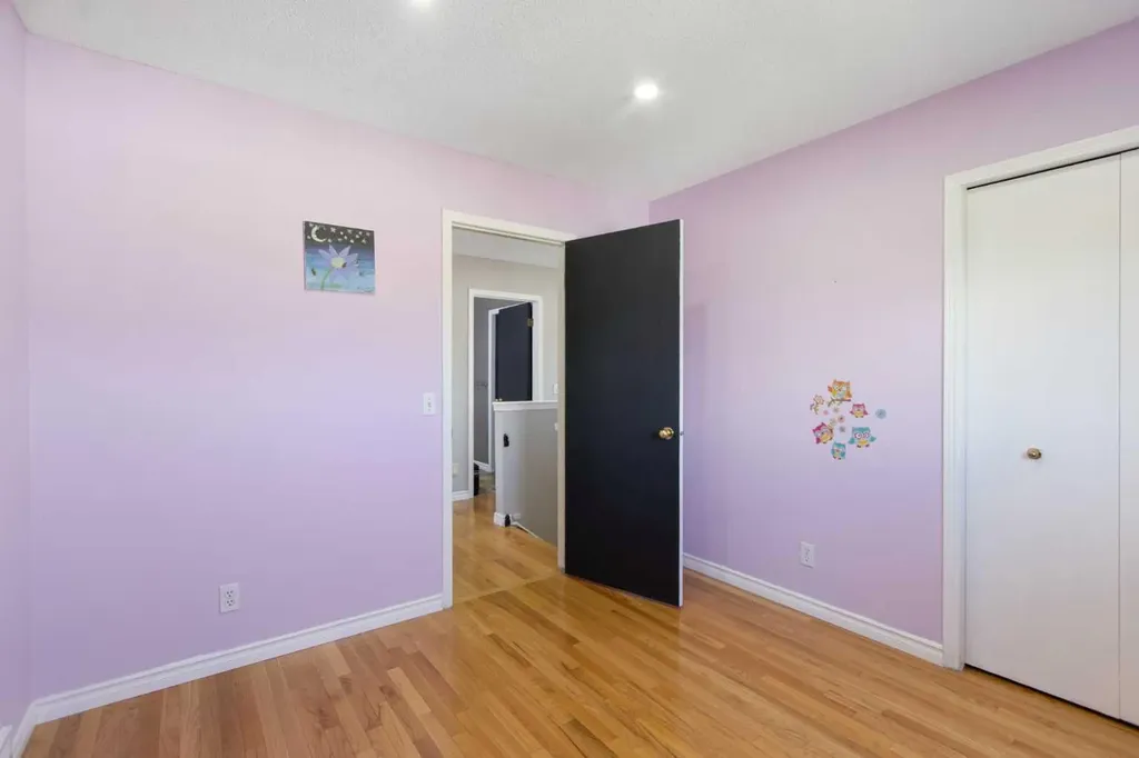 40 Mt Assiniboine Circle SE Calgary AB T2Z 2N8