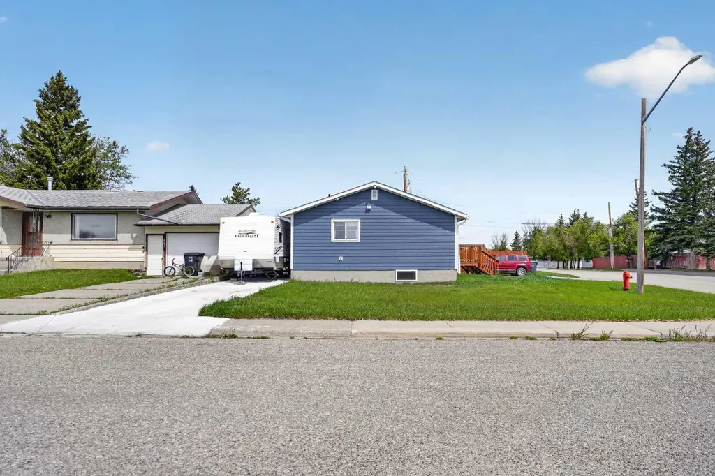 1222 John Avenue Pincher Creek AB T0K 1W0