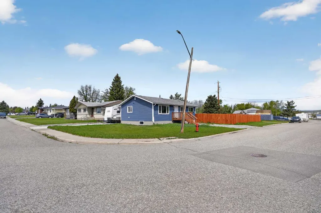 1222 John Avenue Pincher Creek AB T0K 1W0