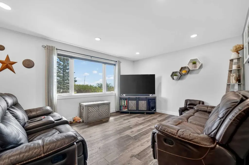 1222 John Avenue Pincher Creek AB T0K 1W0