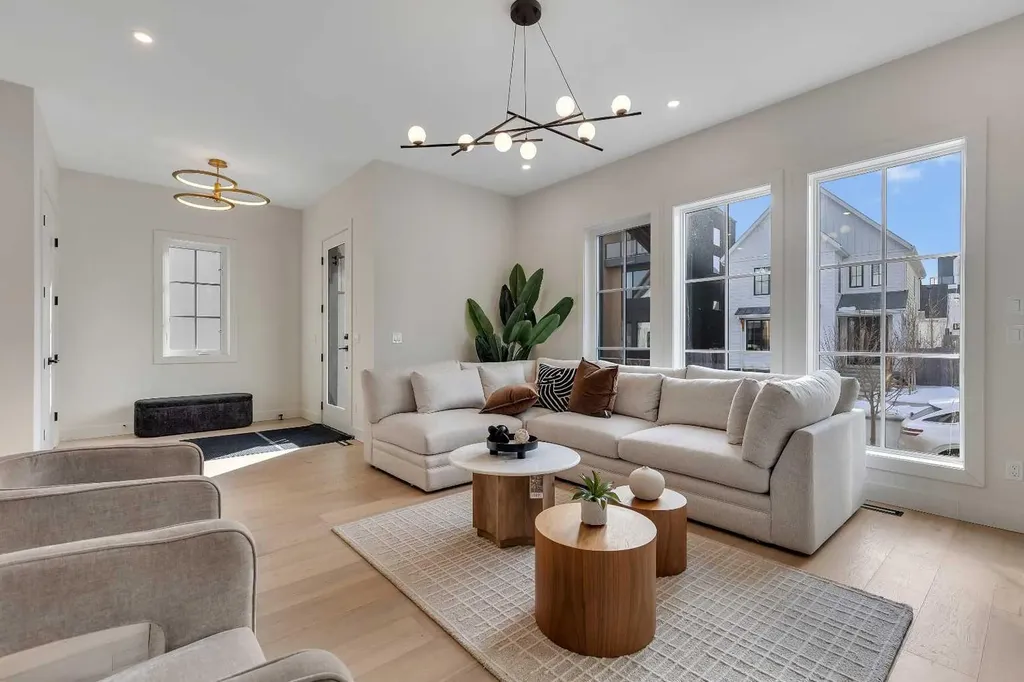 342 Normandy Drive SW Calgary AB T3E 8G8