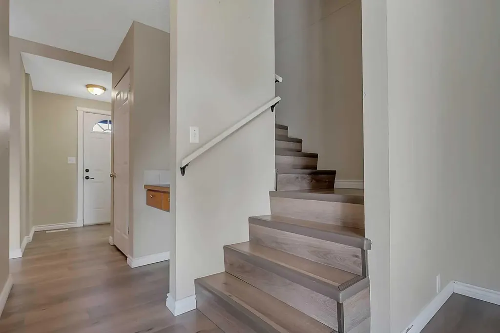 15 Stanton Street Red Deer AB T4N 0B9