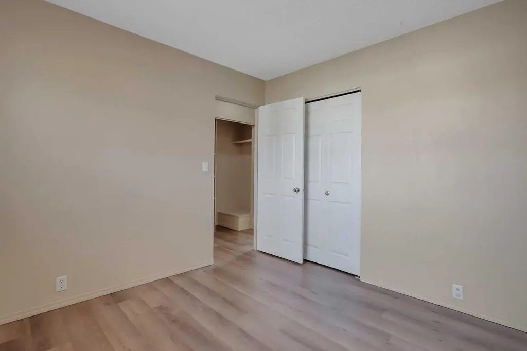 15 Stanton Street Red Deer AB T4N 0B9