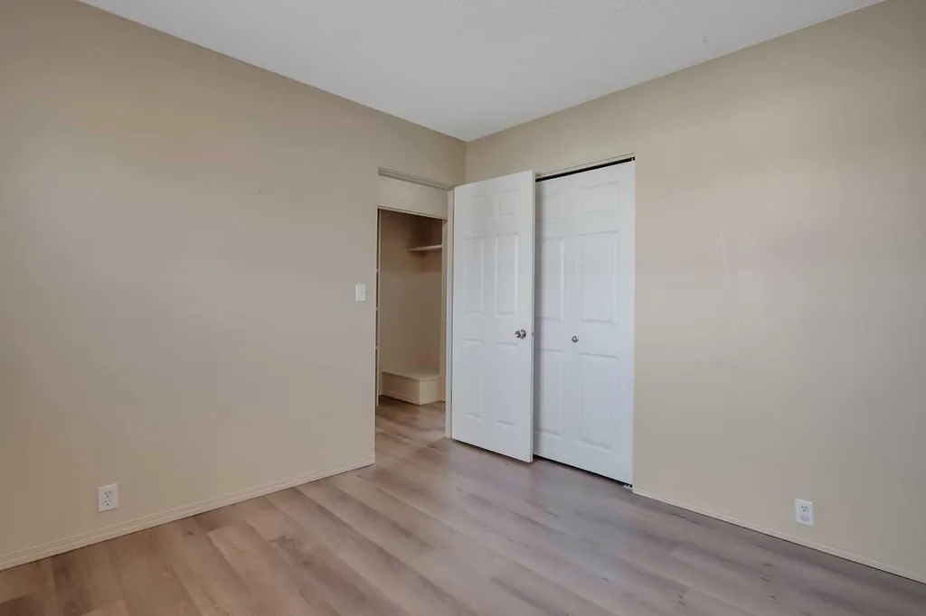 15 Stanton Street Red Deer AB T4N 0B9
