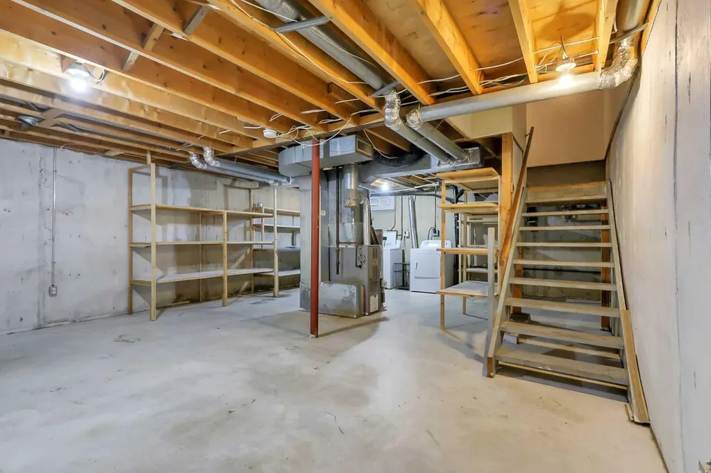 15 Stanton Street Red Deer AB T4N 0B9